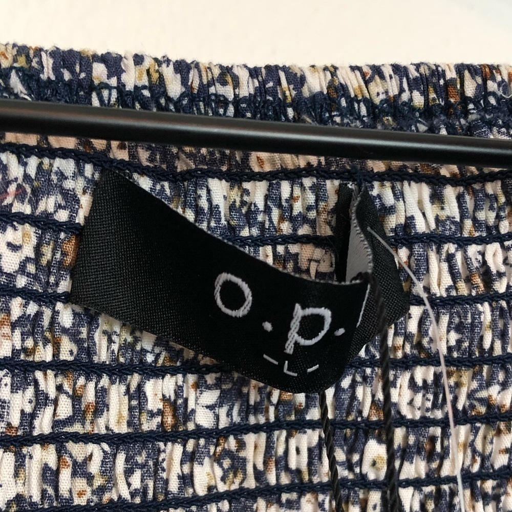 O.P.T. One Pretty Time Floral Smocked Crop Top - Picture 3 of 4